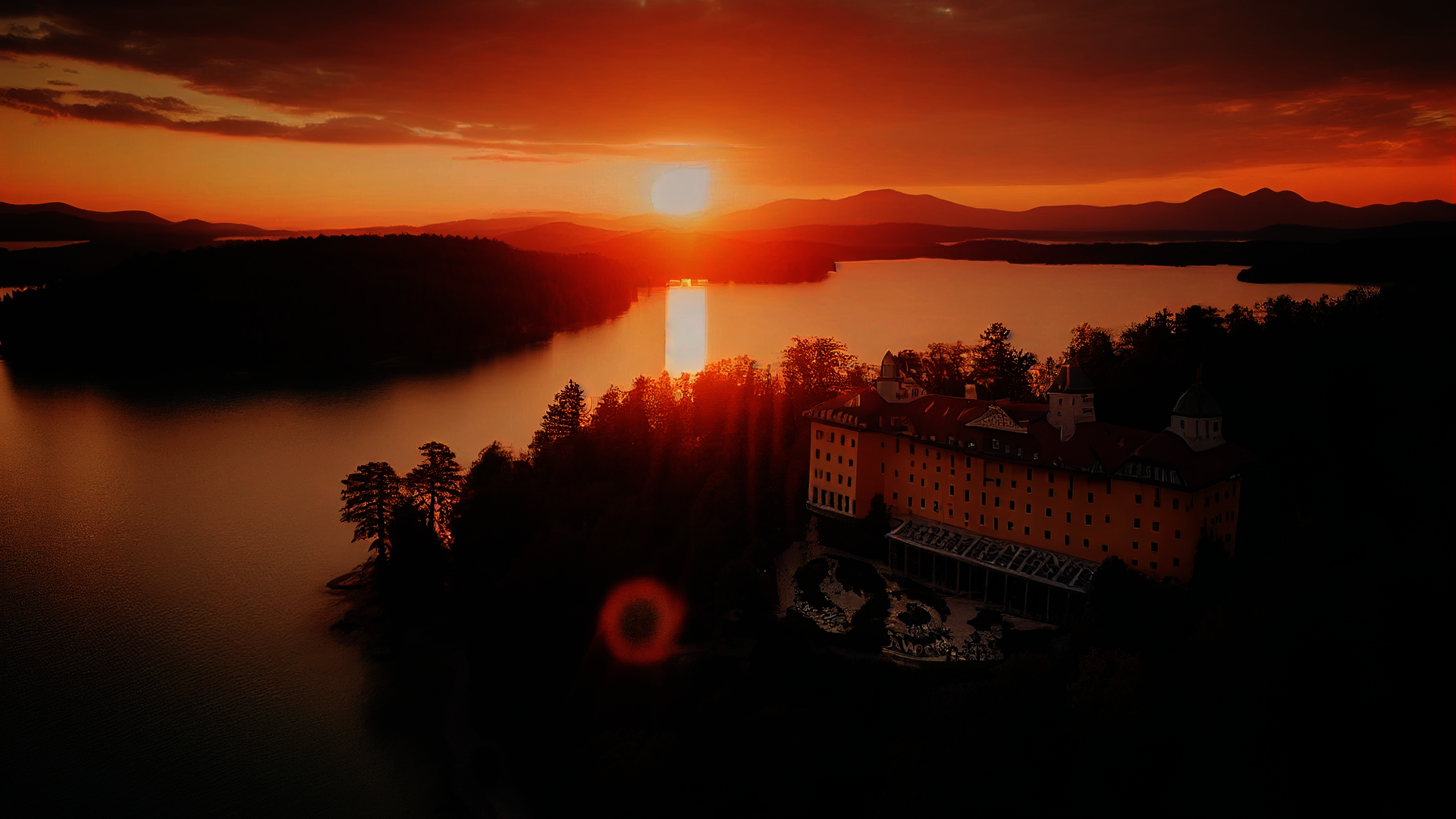 <p>luxury_hotel_Worthersee_sunset_beautiful_colors_natu</p>