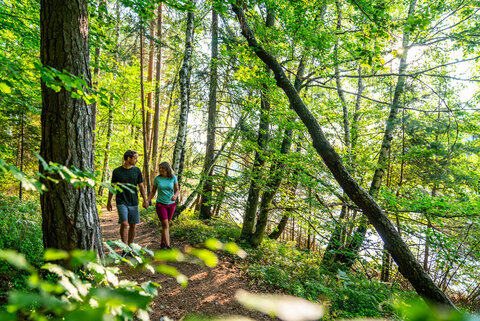 Slow Trail Römerschlucht am Forstsee entlang.