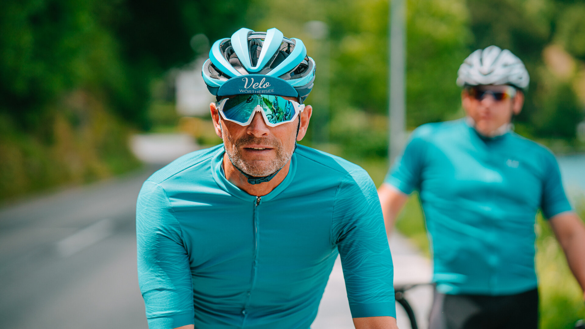 <p>Gruppe bei einer Rennrad Tour am Wörthersee. Entspannter Genuss bei selektiven Routen am Straßenrad.</p>