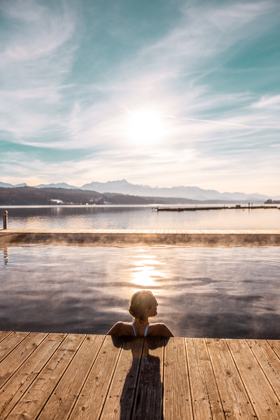 <p>Beheizter Außenpool beim Hotel Schloss Seefels.</p>