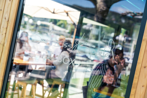 Feinste Gourmetgerichte von den ausgezeichneten Köchen und Restaurants am Wörthersee. Genuss an den tollsten Locations am Ufer des Wörthersees in der edlen mobilen See.Ess.Spiele BOX.